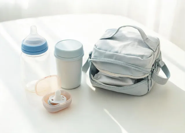 Travel feeding kit