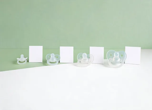 Pacifier soothing by age